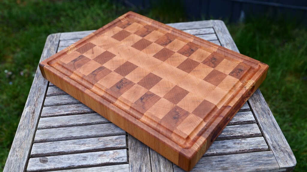 Konfigurierbares Stirnholz-Schneidebrett – Buche